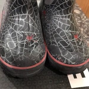 TODDLER SIZE 11 BOGS BOOTS
